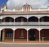 Castle Hotel Bistro - Grafton Accommodation