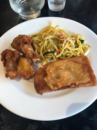 Queen Bee Indonesian And Chinese Restaurant - Grafton Accommodation 0