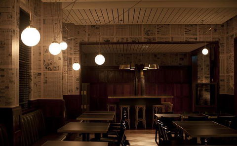 Apple Daily Bar & Eating House - Grafton Accommodation 15