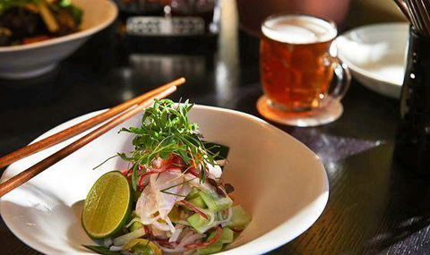 Apple Daily Bar & Eating House - Grafton Accommodation 8
