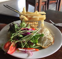 The Highlander Tavern - Grafton Accommodation