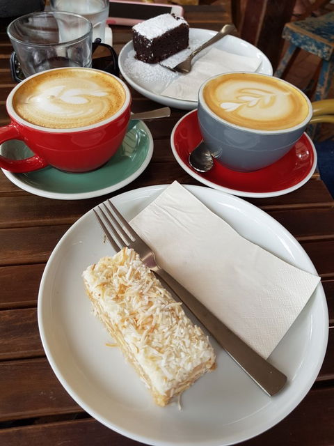 Whileaway Bookshop & Cafe - Grafton Accommodation 4