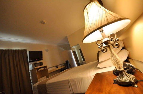 Emerald Maraboon Motor Inn - Grafton Accommodation 4