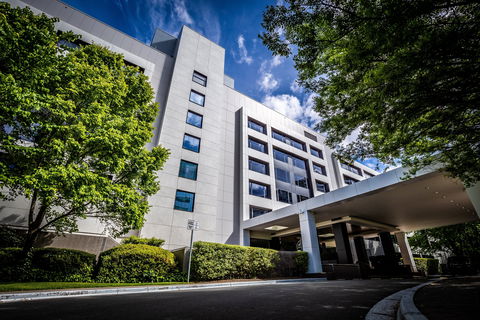 Crowne Plaza Canberra - Grafton Accommodation 1
