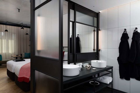 QT Melbourne - Grafton Accommodation 6