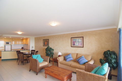 At Waters Edge Resort - Grafton Accommodation 5