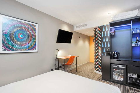 The Constance - Grafton Accommodation 11