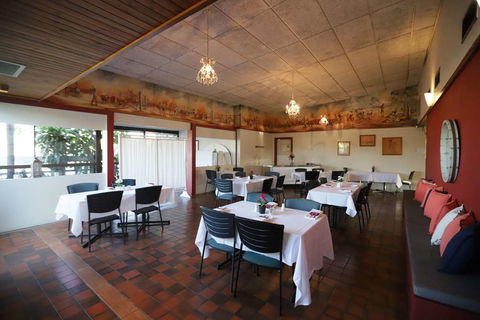 Emerald Central Hotel - Grafton Accommodation 2