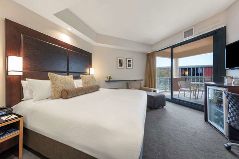 Amora Hotel Riverwalk Melbourne - Grafton Accommodation 6