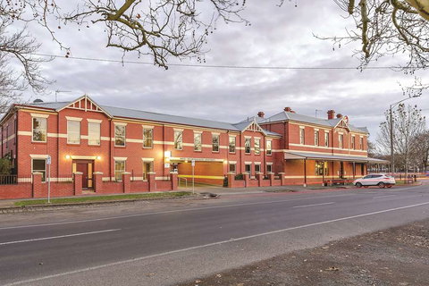 Lake Inn Ballarat - Grafton Accommodation 1