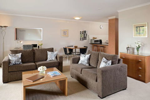 Ringwood Royale Apartment Hotel - Grafton Accommodation 2