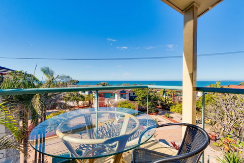 Aqualuna Beach Resort - Grafton Accommodation 0