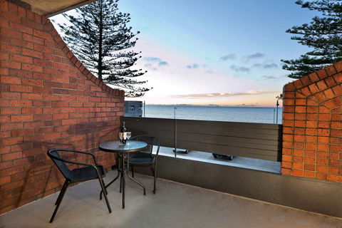 Beachfront Voyager Motor Inn - Grafton Accommodation 2