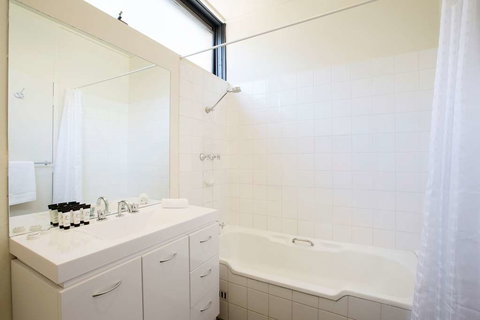 Nightcap at High Flyer Hotel - Grafton Accommodation 3