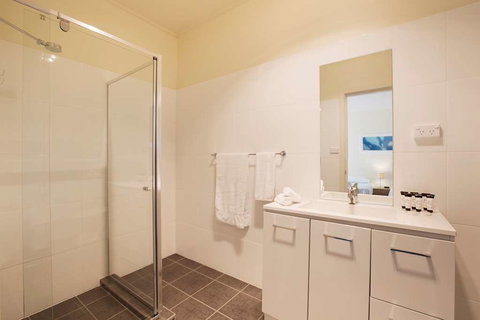 Nightcap at High Flyer Hotel - Grafton Accommodation 4