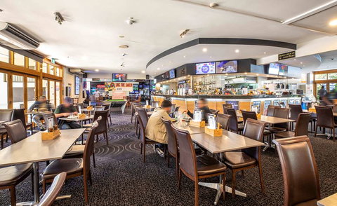 Nightcap at High Flyer Hotel - Grafton Accommodation 15