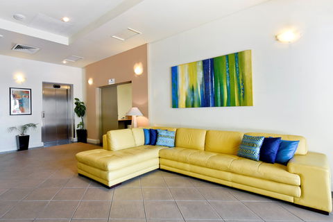 Metro Advance Apartments & Hotel - Grafton Accommodation 2
