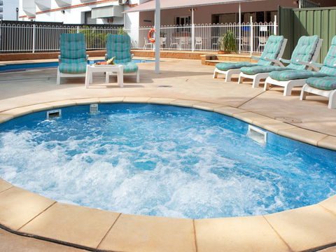Novotel Darwin Atrium - Grafton Accommodation 9