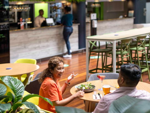 Novotel Darwin Atrium - Grafton Accommodation 13