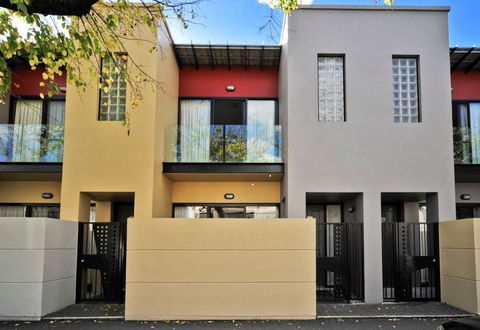 RNR Apartments, Adelaide - Grafton Accommodation 0