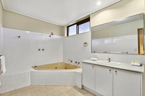 Knox International Hotel - Grafton Accommodation 5