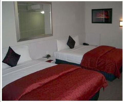 Isa Hotel - Grafton Accommodation 5
