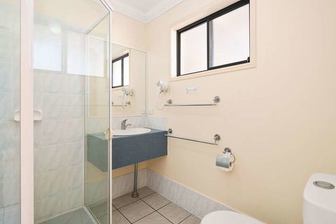 Econo Lodge Waterford - Grafton Accommodation 13