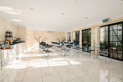 Econo Lodge Waterford - Grafton Accommodation 14