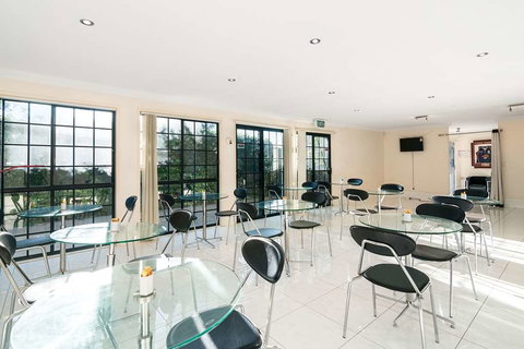 Econo Lodge Waterford - Grafton Accommodation 16