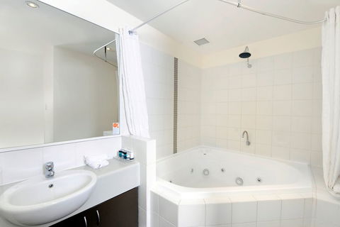 Assured Ascot Quays Apartment Hotel - Grafton Accommodation 7
