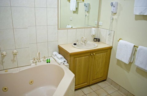Admiralty Inn - Grafton Accommodation 2