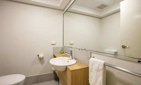 Kawana Waters Hotel By NightCap - Grafton Accommodation 3