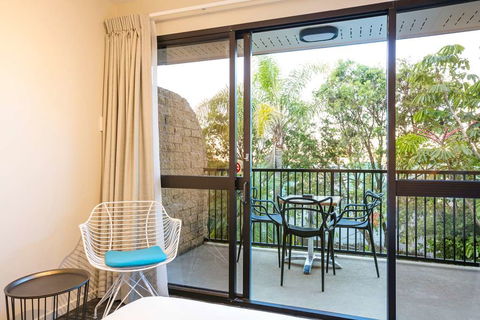 Kawana Waters Hotel By NightCap - Grafton Accommodation 6