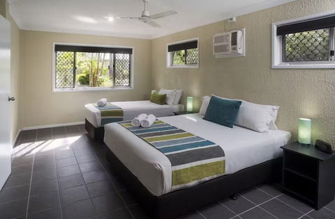The Beach Motel Hervey Bay - Grafton Accommodation 1
