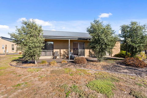 Quality Suites Point Cook Seasons 5 - Grafton Accommodation 2