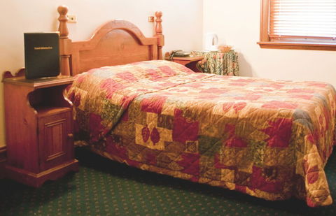 O'Malleys Hotel - Grafton Accommodation 1