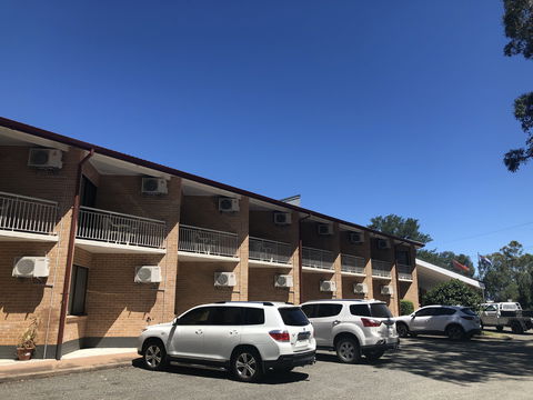 Charbonnier Hallmark - Grafton Accommodation 1