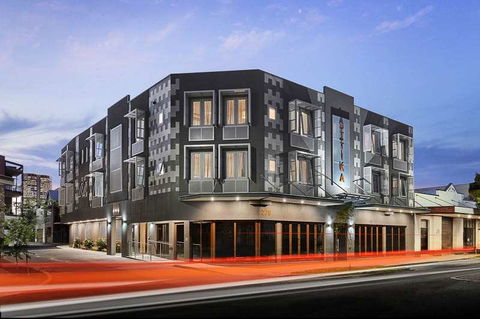 Attika Hotel - Grafton Accommodation 0