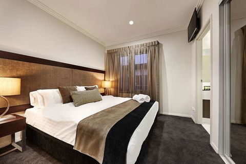 Attika Hotel - Grafton Accommodation 1