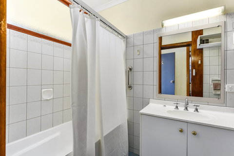 William Macintosh Motor Lodge - Grafton Accommodation 4