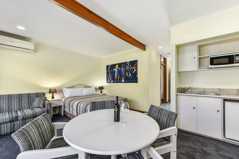 William Macintosh Motor Lodge - Grafton Accommodation 5