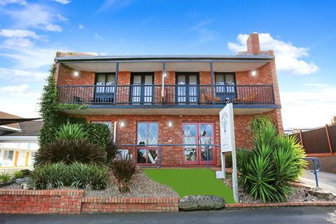 Tudor Motor Inn - Grafton Accommodation 0