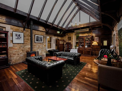 Mount Lofty House - Grafton Accommodation 12