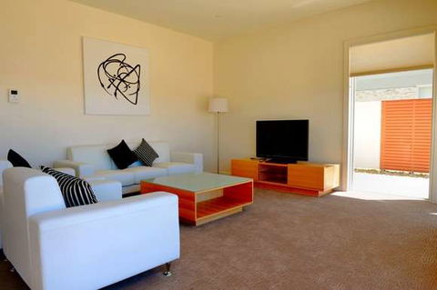 York Cove - Grafton Accommodation 6