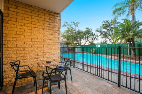 Kawana Waters Hotel By NightCap - Grafton Accommodation 1