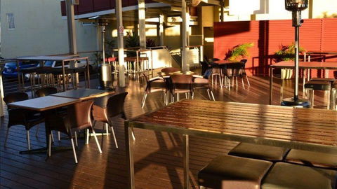 Isa Hotel - Grafton Accommodation 1