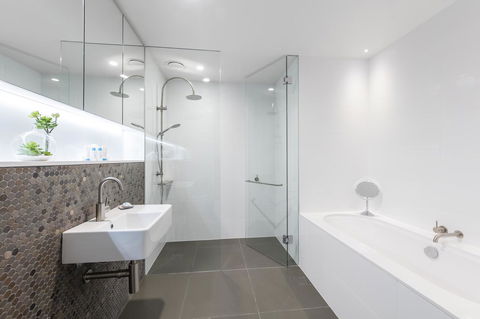 Vibe Hotel Canberra - Grafton Accommodation 9