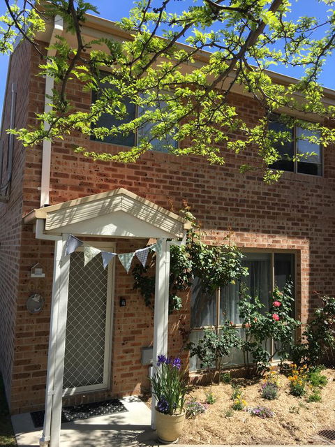 Finches Canberra - Grafton Accommodation 9