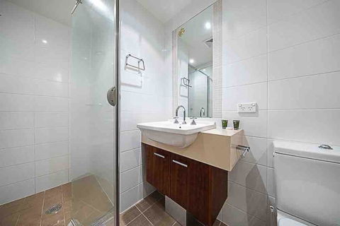 Spacious 1BR Stylish New Acton Apartment +Parking - Grafton Accommodation 17