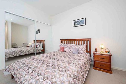 Spacious 1BR Stylish New Acton Apartment +Parking - Grafton Accommodation 21